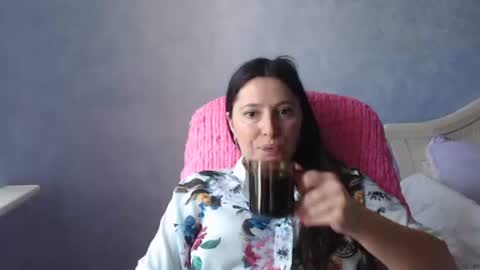luckylinda23 online show from June 6, 2026, 9:58 am