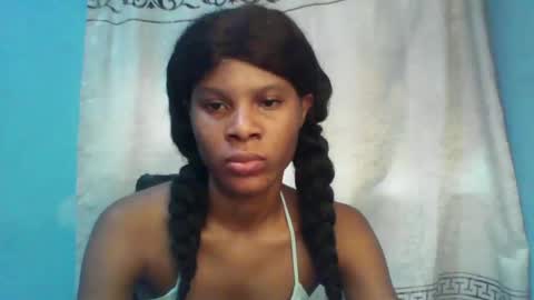 Snapshot of luckymadequeen chatting on January 3, 2025, 12:41 pm Gloria online show from January 3, 2025, 12:41 pm