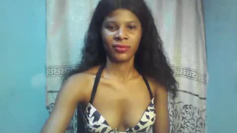 Snapshot of luckymadequeen chatting on January 7, 2025, 12:45 am Gloria online show from January 7, 2025, 12:45 am