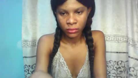 Snapshot of luckymadequeen chatting on January 10, 2025, 2:25 am Gloria online show from January 10, 2025, 2:25 am