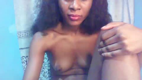 Snapshot of luckymadequeen chatting on January 13, 2025, 12:41 am Gloria online show from January 13, 2025, 12:41 am
