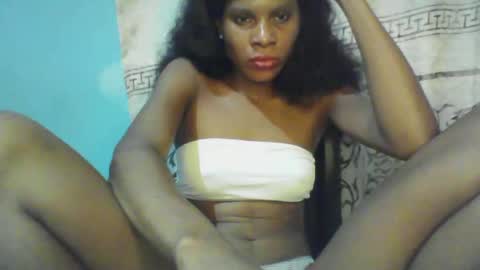 Snapshot of luckymadequeen chatting on January 16, 2025, 3:45 am Gloria online show from January 16, 2025, 3:45 am