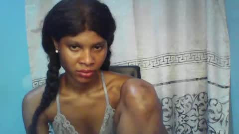 Snapshot of luckymadequeen chatting on January 16, 2025, 10:12 pm Gloria online show from January 16, 2025, 10:12 pm