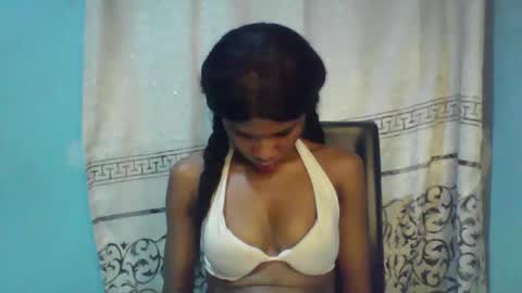 Snapshot of luckymadequeen chatting on January 19, 2025, 6:43 pm Gloria online show from January 19, 2025, 6:43 pm