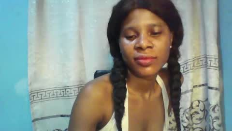 Snapshot of luckymadequeen chatting on January 19, 2025, 10:28 pm Gloria online show from January 19, 2025, 10:28 pm