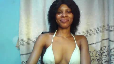 Snapshot of luckymadequeen chatting on January 21, 2025, 9:36 pm Gloria online show from January 21, 2025, 9:36 pm