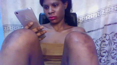 Snapshot of luckymadequeen chatting on January 31, 2025, 8:22 am Gloria online show from January 31, 2025, 8:22 am