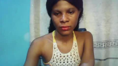 Snapshot of luckymadequeen chatting on February 4, 2025, 1:02 am Gloria online show from February 4, 2025, 1:02 am