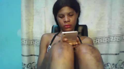 Snapshot of luckymadequeen chatting on February 5, 2025, 4:06 am Gloria online show from February 5, 2025, 4:06 am