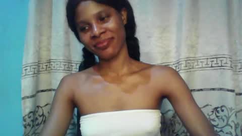 Snapshot of luckymadequeen chatting on February 13, 2025, 11:58 pm Gloria online show from February 13, 2025, 11:58 pm