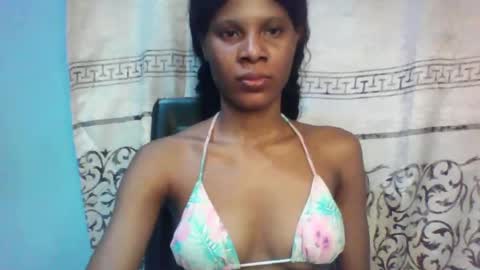 Snapshot of luckymadequeen chatting on February 16, 2025, 1:36 am Gloria online show from February 16, 2025, 1:36 am