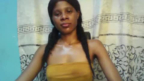 Snapshot of luckymadequeen chatting on February 20, 2025, 10:59 pm Gloria online show from February 20, 2025, 10:59 pm