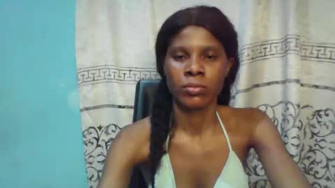 Snapshot of luckymadequeen chatting on February 22, 2025, 2:17 am Gloria online show from February 22, 2025, 2:17 am