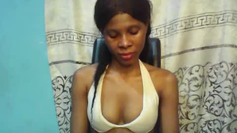 Snapshot of luckymadequeen chatting on February 25, 2025, 10:29 pm Gloria online show from February 25, 2025, 10:29 pm