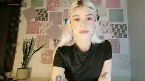 luckysapphire777 online show from March 30, 2026, 8:48 am