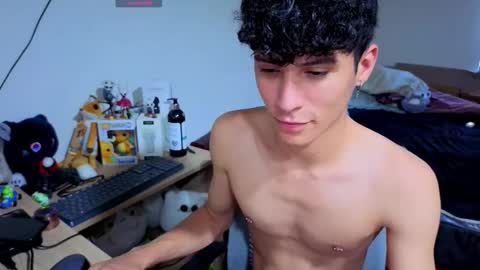 Lu Independent Model online show from November 25, 2025, 10:10 pm