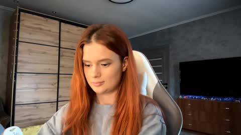 EmmaEmbers online show from April 16, 2026, 2:07 pm