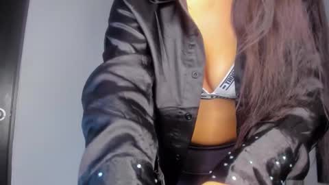   online show from October 26, 2025, 4:07 am