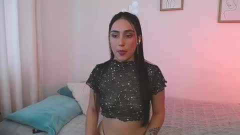 Lucia online show from October 21, 2025, 8:09 pm