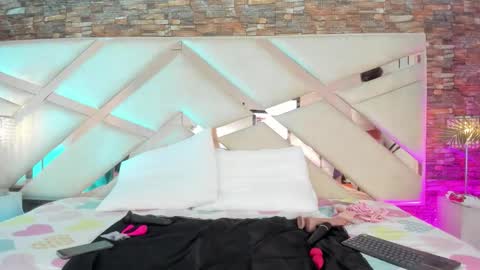 lucy_davies_ online show from March 23, 2026, 11:36 am