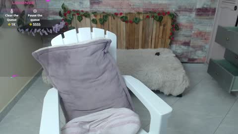 Snapshot of lucy_joi chatting on December 2, 2024, 6:30 am Luciana online show from December 2, 2024, 6:30 am