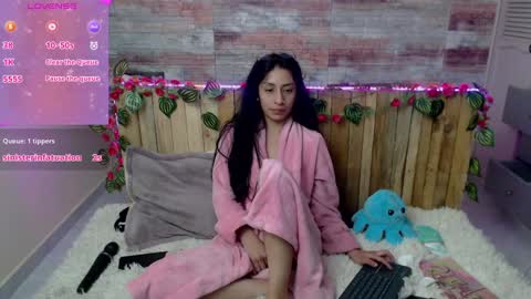 Snapshot of lucy_joi chatting on January 4, 2025, 8:49 am Luciana online show from January 4, 2025, 8:49 am