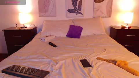 Snapshot of lucy_joi chatting on January 20, 2025, 5:15 am Luciana online show from January 20, 2025, 5:15 am