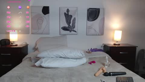 Snapshot of lucy_joi chatting on February 9, 2025, 9:05 am Luciana online show from February 9, 2025, 9:05 am