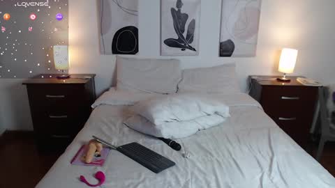 Snapshot of lucy_joi chatting on February 21, 2025, 6:07 am Luciana online show from February 21, 2025, 6:07 am