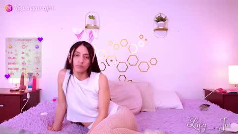 Snapshot of lucy_joi chatting on October 7, 2025, 2:09 am Luciana online show from October 7, 2025, 2:09 am