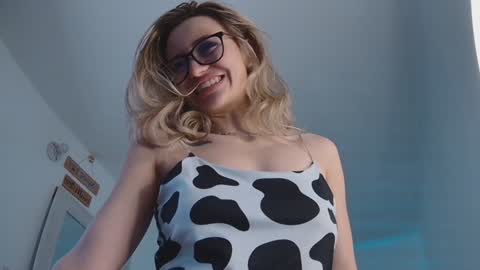 lucy online show from December 5, 2024, 12:52 am