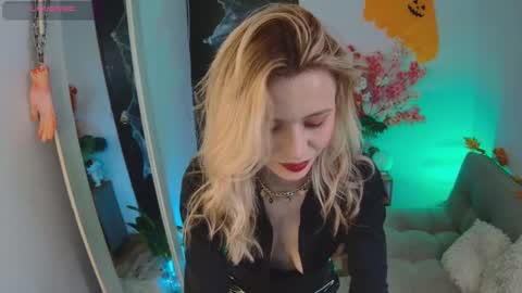 lucy online show from October 25, 2025, 5:59 am