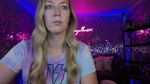 lucyallen4201 online show from June 2, 2026, 1:51 am