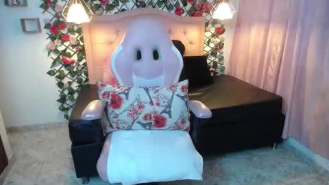 Lucy Cute online show from September 20, 2025, 3:02 pm