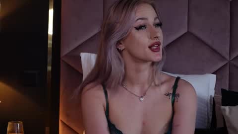 Lucy Lexton online show from March 7, 2025, 12:45 pm