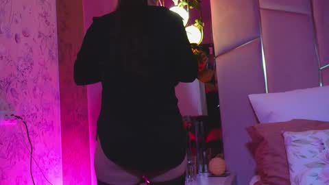 Lucy Lexton online show from March 17, 2026, 8:12 pm