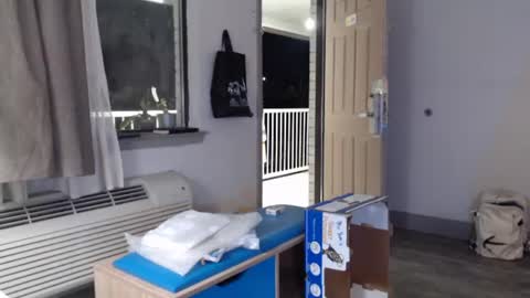 Lucy Loves Lookers online show from December 27, 2024, 10:12 am