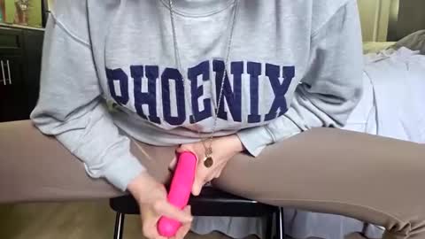 Lucy Loves Lookers online show from February 13, 2025, 4:07 pm