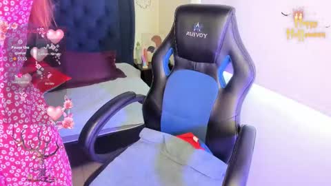 Lucy Petit online show from October 25, 2025, 1:29 pm