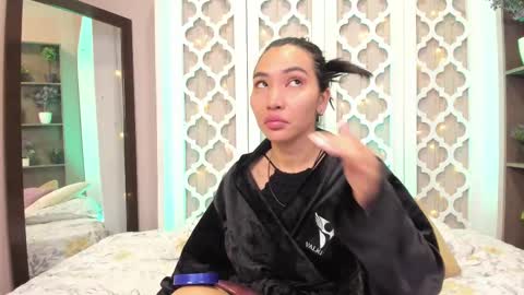 Lucy Liiu online show from December 24, 2024, 9:06 am