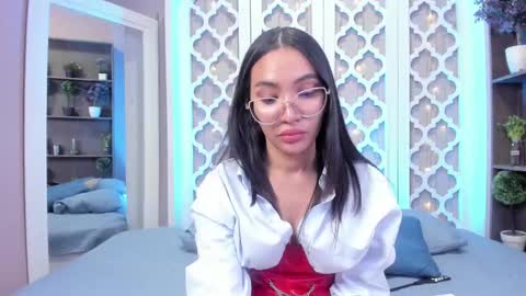 Lucy Liiu online show from March 4, 2025, 1:12 am