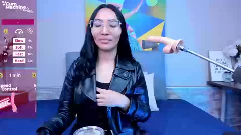 Lucy Liiu online show from September 12, 2025, 1:11 pm