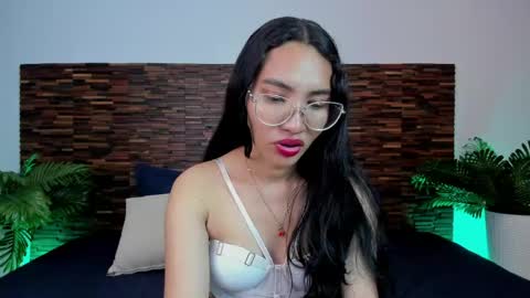 Lucy Liiu online show from April 16, 2026, 11:29 pm