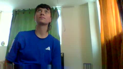 Snapshot of lugiiz05_ chatting on October 29, 2025, 8:10 pm lugiiz05_ online show from October 29, 2025, 8:10 pm