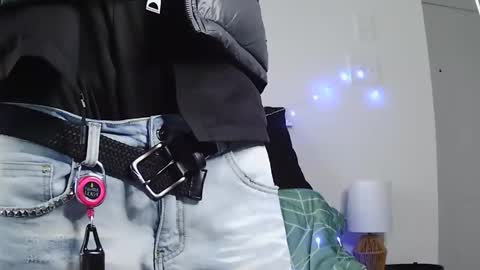 Riskdtb online show from November 17, 2025, 8:14 pm