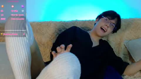 Snapshot of lui_x_dust chatting on February 21, 2026, 3:29 am Lui online show from February 21, 2026, 3:29 am