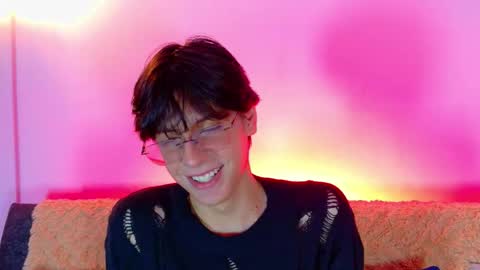 Snapshot of lui_x_dust chatting on February 27, 2026, 5:18 am Lui online show from February 27, 2026, 5:18 am