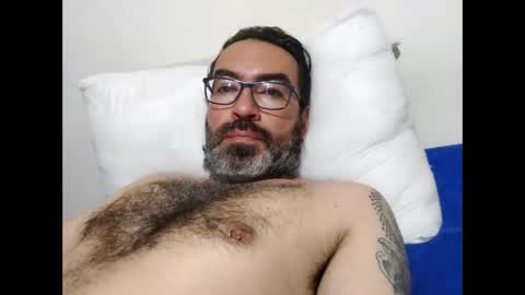 Snapshot of luis2988z chatting on March 7, 2026, 5:26 am Hairyman online show from March 7, 2026, 5:26 am