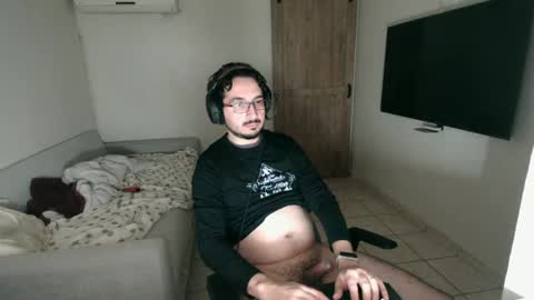 luis_flr online show from January 22, 2025, 4:44 am