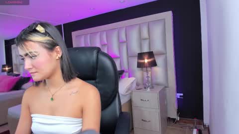 Luisa  online show from November 18, 2025, 4:33 pm